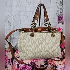 EUC Michael kors Monogram Shoulder /Crossbody bag
